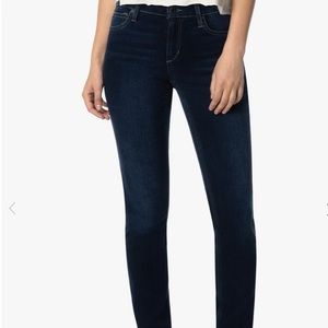 Joes Flawless THE CIGARETTE
STRAIGHT LEG // SABINA